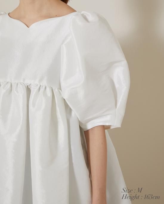 ストレッチサテンボリュームチュニック(ピンクベージュ) - seventen