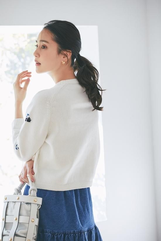 フラワー手刺繍カーディガン(ホワイト×ブルー) - seventen フラワー手刺繍カーディガン(ホワイト×ブルー) - seventen