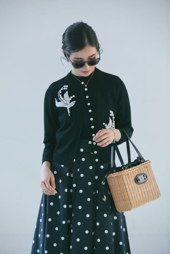 すずらん刺繍カーディガン(ブラック) - seventen すずらん刺繍カーディガン(ブラック) - seventen