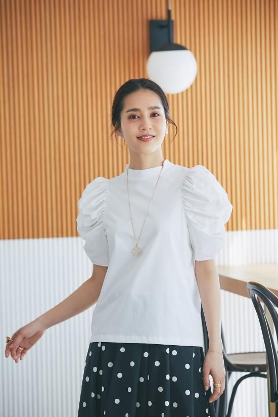 シャーリングスリーブTシャツ(ホワイト) - seventen シャーリングスリーブTシャツ(ホワイト) - seventen