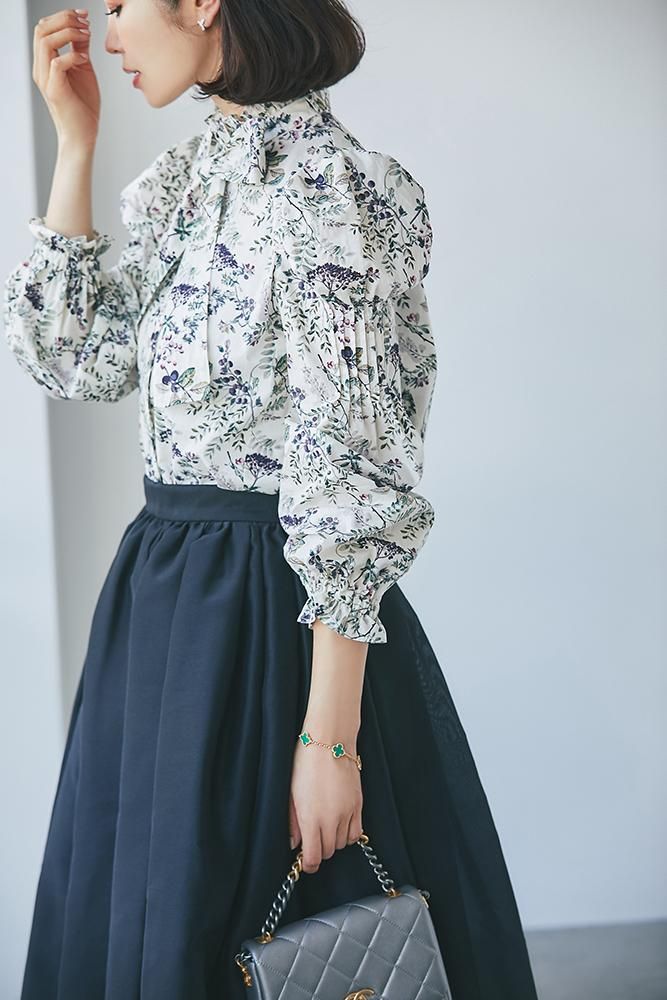 木の実柄プリントブラウス(オフホワイト) - seventen