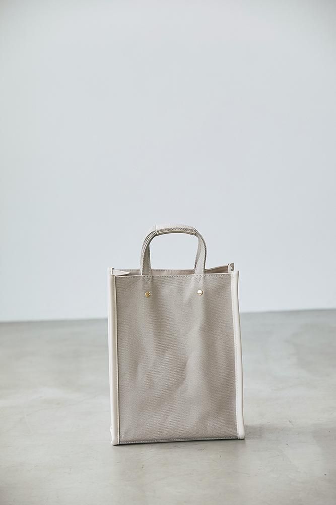 再入荷】ワンポイント刺繍トートバッグ(グレージュ/小) - seventen 再入荷】ワンポイント刺繍トートバッグ(グレージュ/小) - seventen