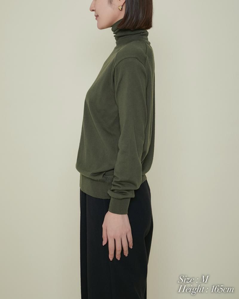 ショルダーパットタートルニット(ブラック) - seventen