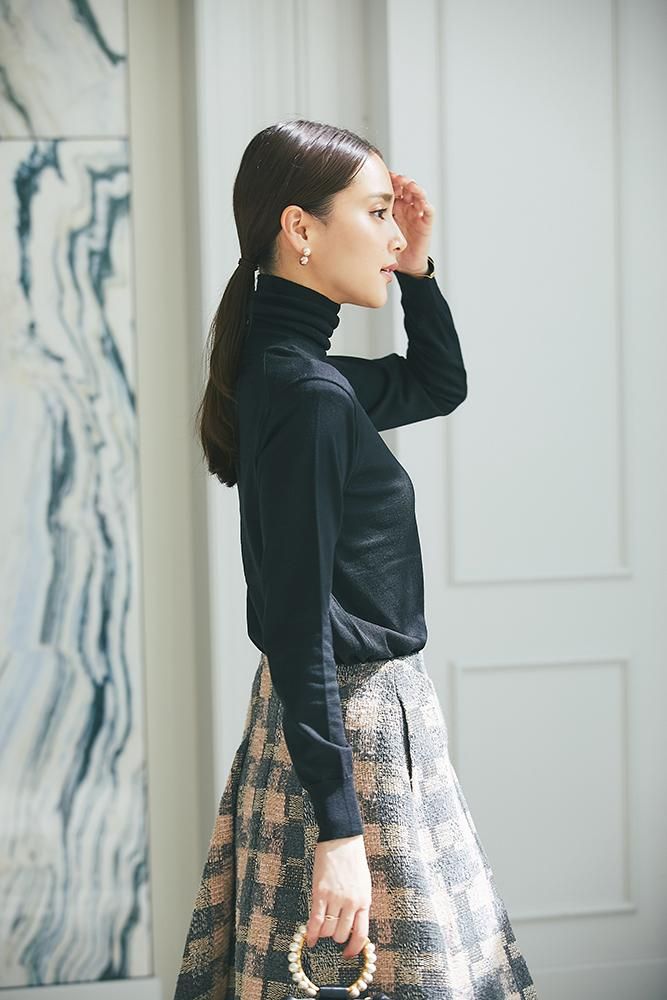 ショルダーパットタートルニット(ブラック) - seventen