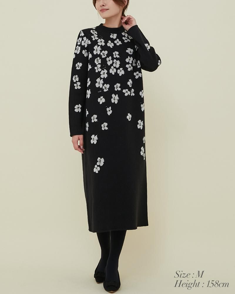 フラワーラメジャガードニットワンピース(ネイビー) - seventen