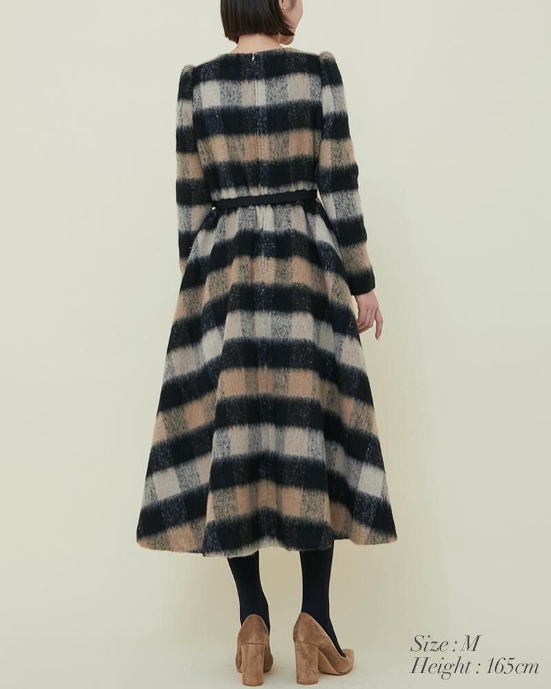 シャギーウールチェックワンピース(ベージュ) - seventen