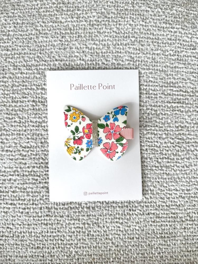 立体蝶々パッチンピン　リバティプリント使用　刺繍　パッチン留め 立体蝶々パッチンピン リバティプリント使用 刺繍 パッチン留め