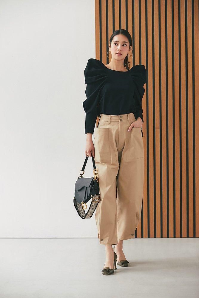再入荷】ポインティショルダートップス(ブラック) - seventen
