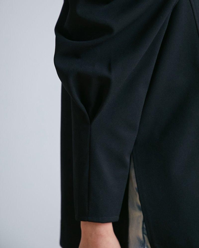 再入荷】ポインティショルダートップス(ブラック) - seventen