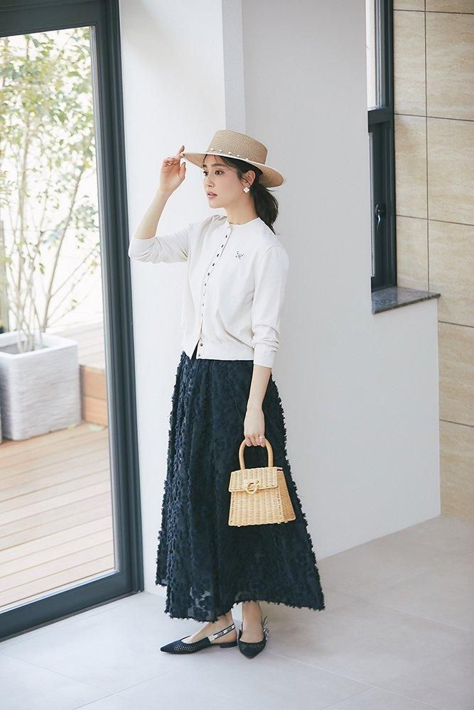 ワンポイント刺繍カーディガン(オフホワイト) - seventen ワンポイント刺繍カーディガン(オフホワイト) - seventen