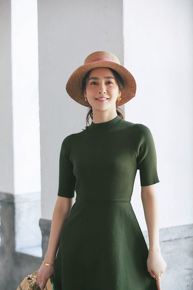 再入荷】バックパールニットワンピース(カーキ) - seventen