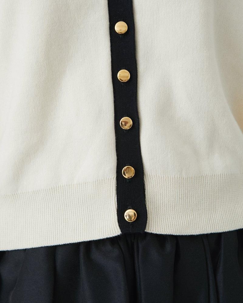 ワンポイント刺繍カーディガン(オフホワイト×ブラック) - seventen ワンポイント刺繍カーディガン(オフホワイト×ブラック) - seventen
