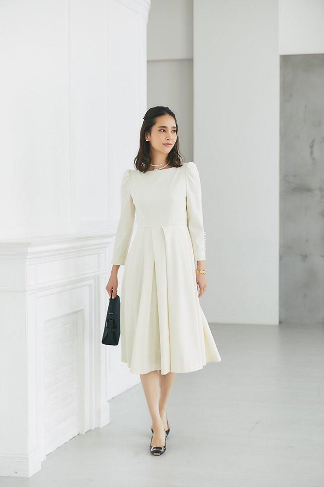 パールトリムタックワンピース(オフホワイト) - seventen