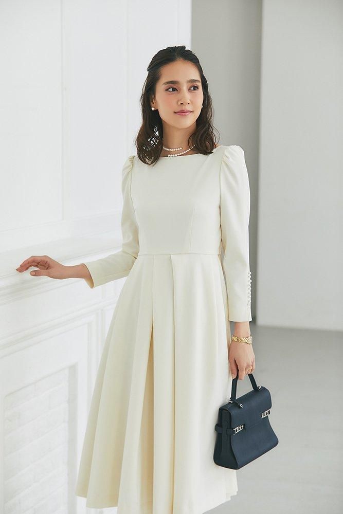 パールトリムタックワンピース(オフホワイト) - seventen