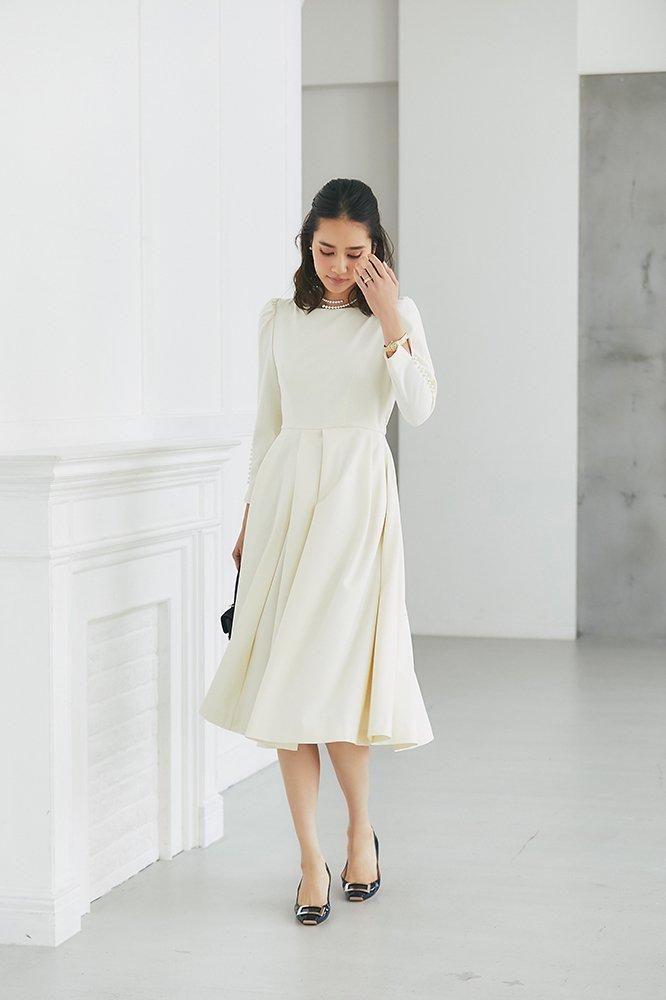 パールトリムタックワンピース(オフホワイト) - seventen