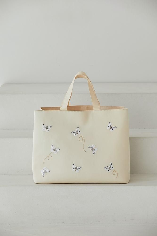 バタフライ刺繍ラージバッグ(アイボリー) - seventen