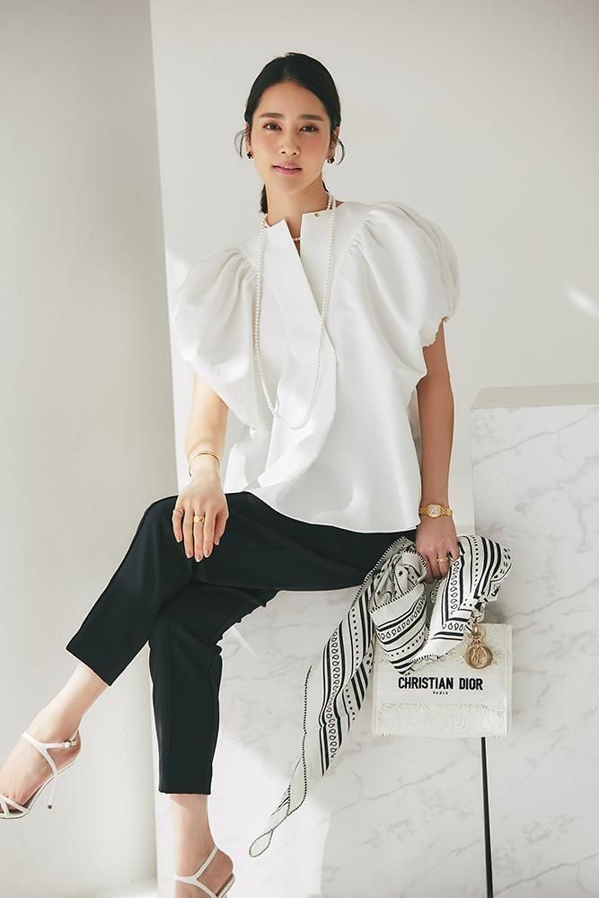 NOBLE 【洗える】スリットスリーブブラウス　ホワイト　新品 NOBLE 【洗える】スリットスリーブブラウス ホワイト 新品