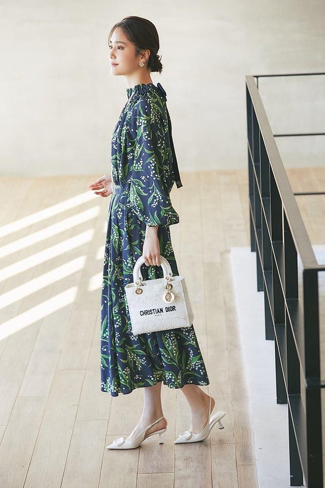 セブンテン　ネイビー ひざ丈スカート M 早い者勝ち　断捨離の為本日まで セブンテン ネイビー ひざ丈スカート M 早い者勝ち 断捨離の為