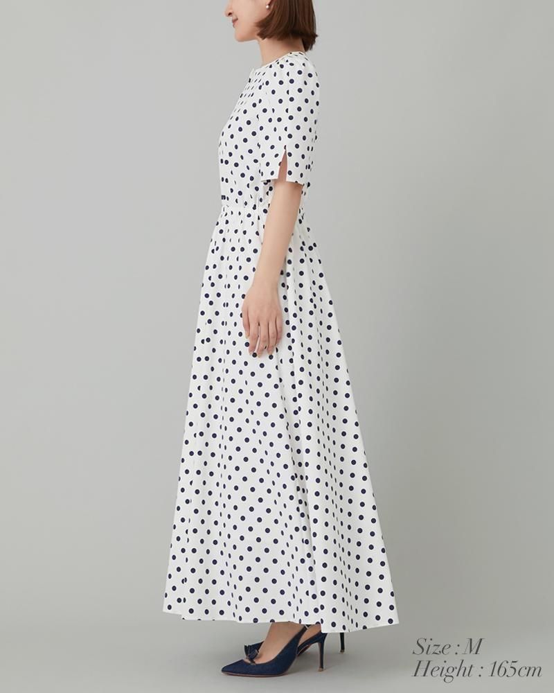 ハーフスリーブドットワンピース(ホワイト×ネイビードット) - seventen