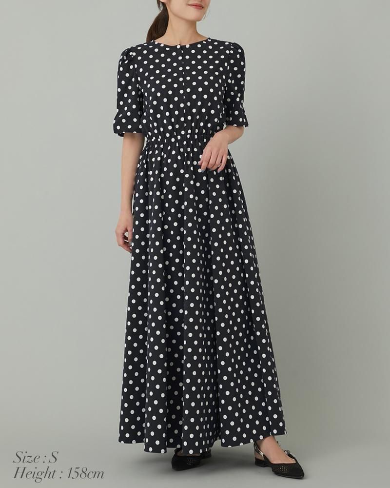 ハーフスリーブドットワンピース(ブラック×ホワイトドット) - seventen