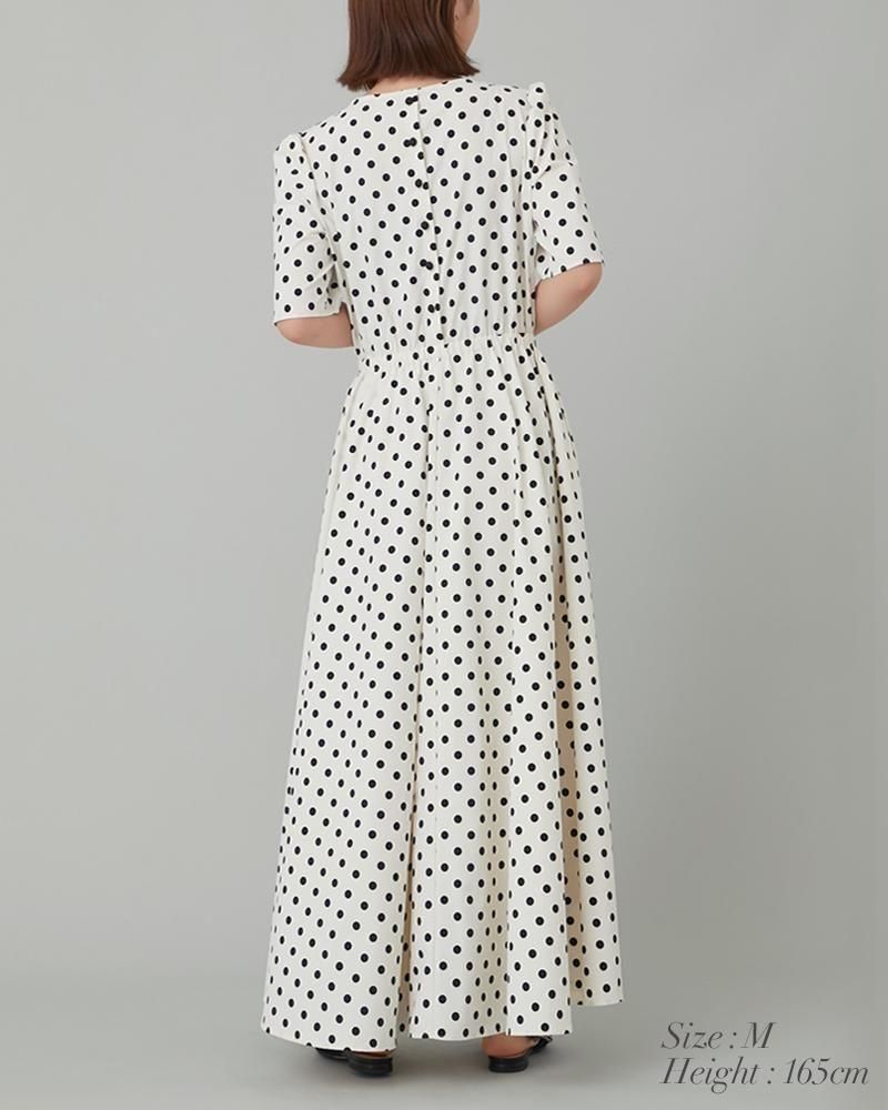 ハーフスリーブドットワンピース(ブラック×ホワイトドット) - seventen