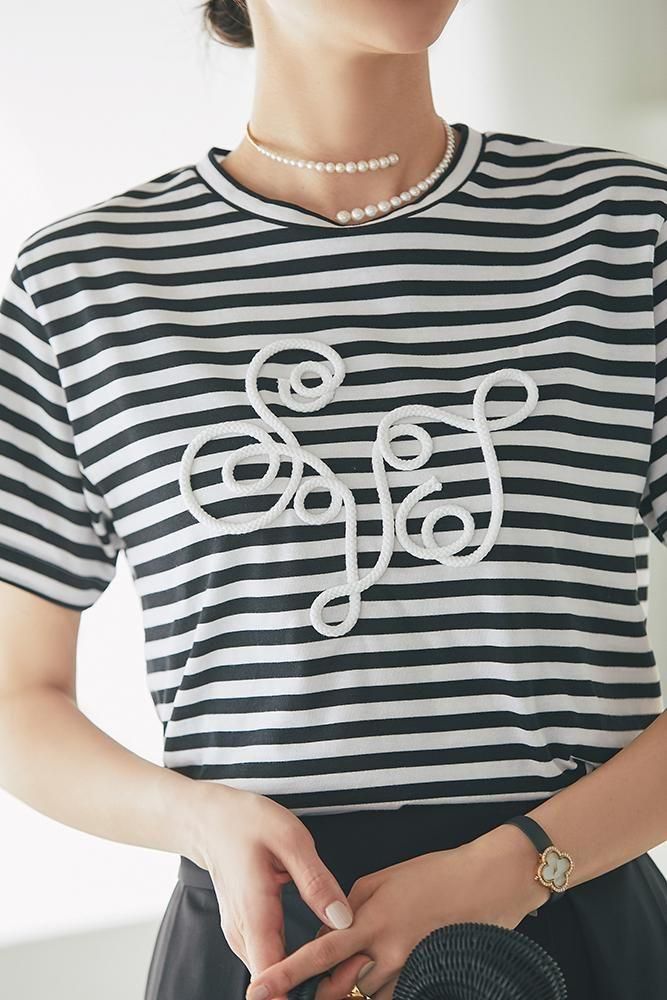 SVT刺繍Tシャツ(ホワイト×ベージュ) - seventen