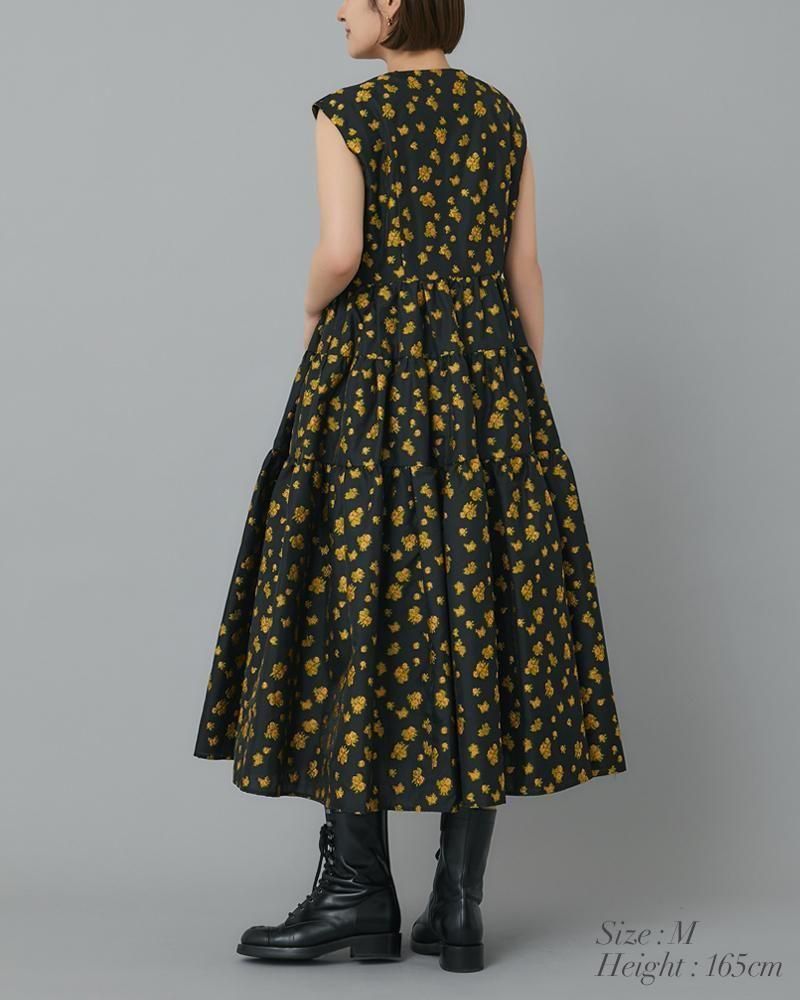 Sakura(新品)seventen Vネックジャガードワンピース Vネックジャガードワンピース(ブラック×ピンク) - seventen