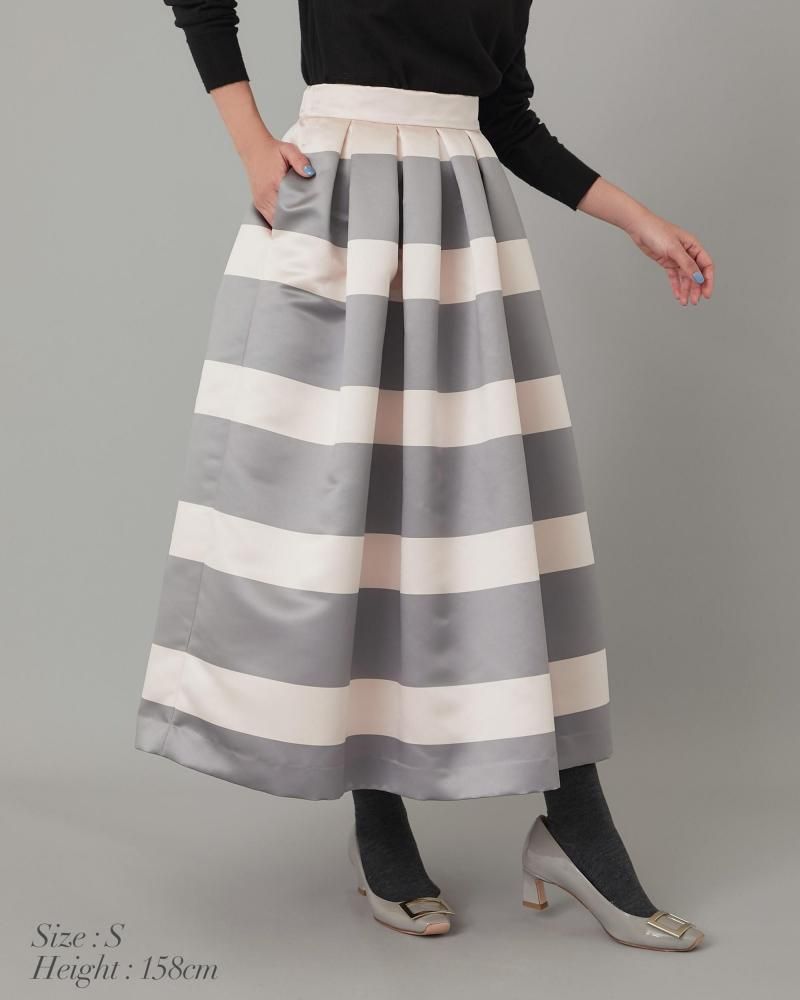 予約】【12月中旬頃配送】ボーダーサテンスカート(ベージュ×ネイビー