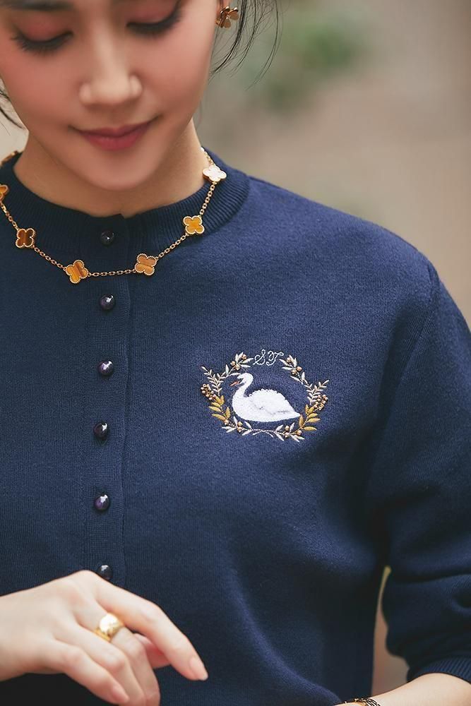 ワンポイント刺繍カーディガン(ネイビー) - seventen