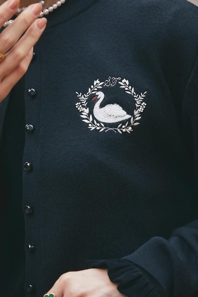 ワンポイント刺繍カーディガン(ブラック) - seventen