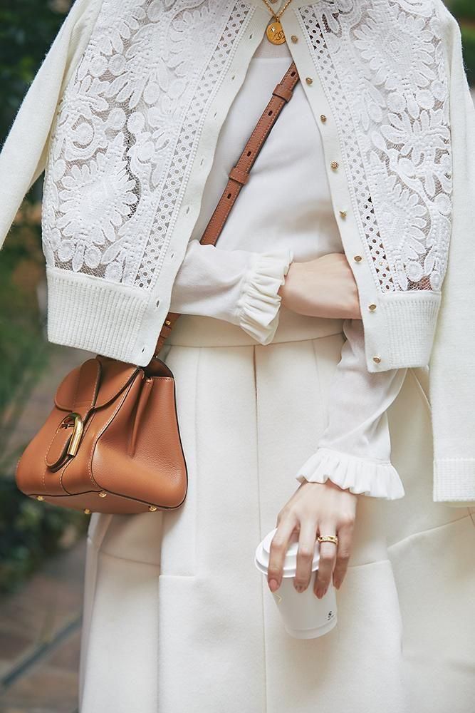 ベロアタッチシアートップス(オフホワイト) - seventen