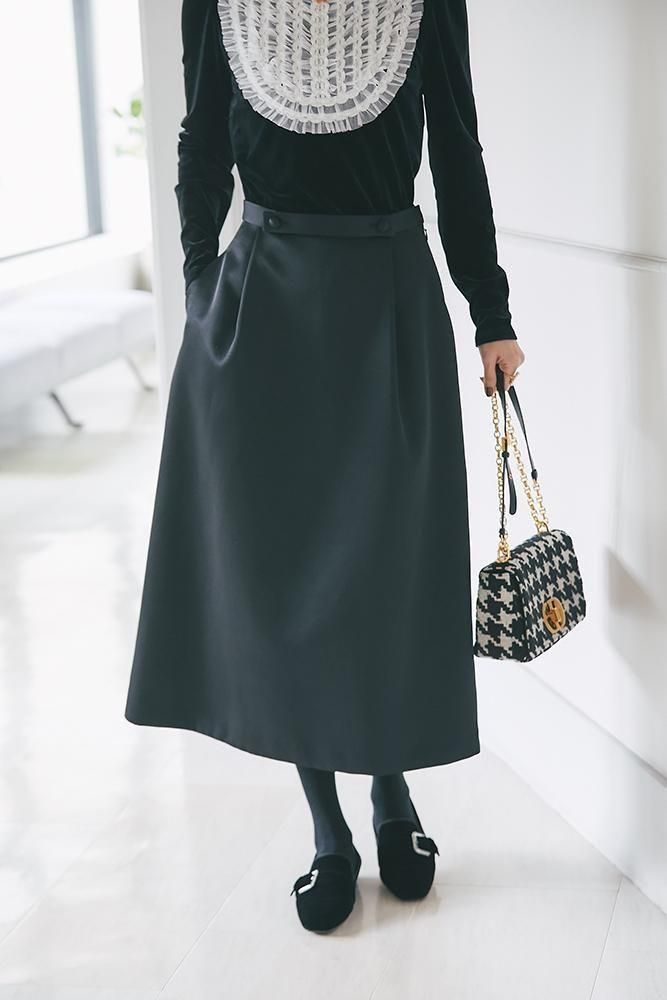 予約】【12月中旬頃配送】タックタイトスカート(ブラック) - seventen