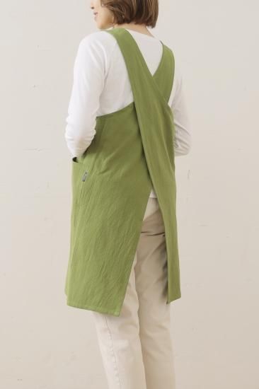 【匿名配送　タグ付き新品】アトリエヌイ　クロスオーバーエプロン　黒　ブラック 匿名配送 タグ付き新品】アトリエヌイ クロスオーバーエプロン 黒