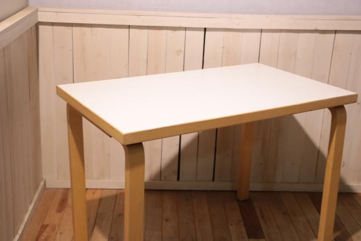artek アアルト デスク ヴィンテージ ラミネートトップ 幅130 テーブル 90A（d. 100）ホワイト ラミネート – Artek Tokyo Store
