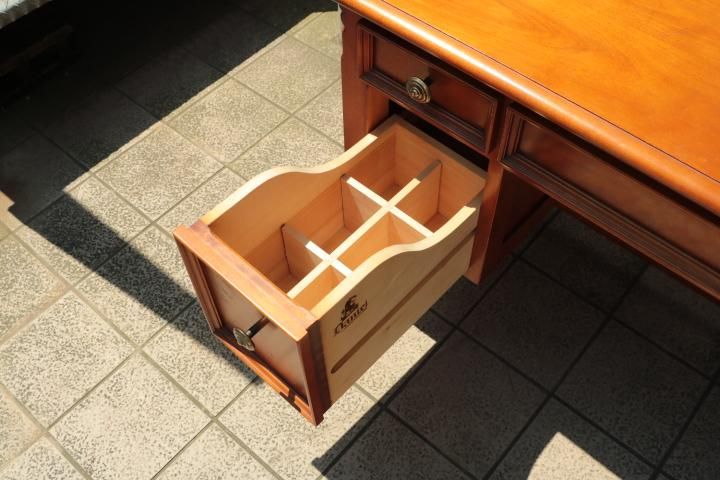 横浜クラシック家具 Daniel(ダニエル)のアーリーアメリカン 横浜クラシック家具 Daniel(ダニエル)のアーリーアメリカン
