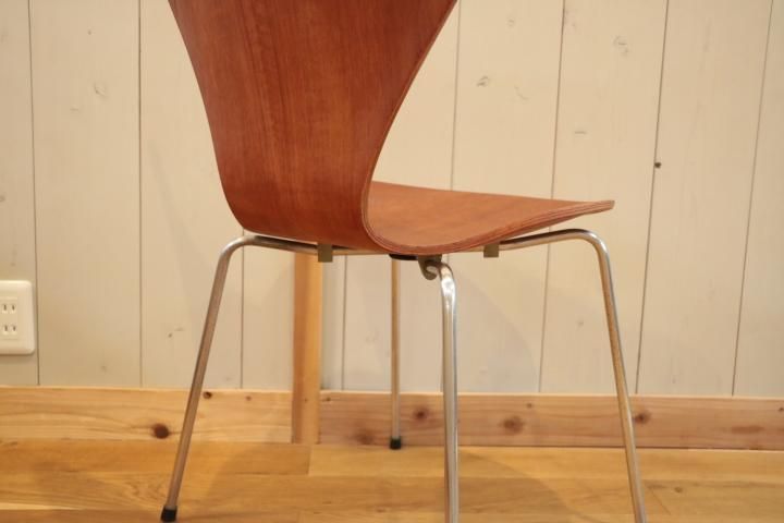 Fritz Hansen(フリッツハンセン)社のアルネ・ヤコブセン デザイン