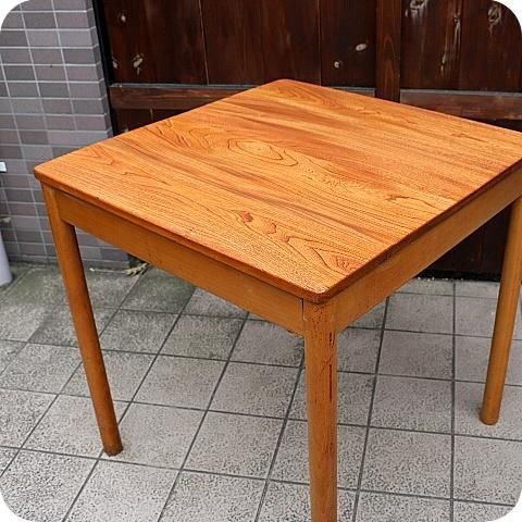 イギリスercol(アーコール)社のエルム無垢材を使用したダイニング