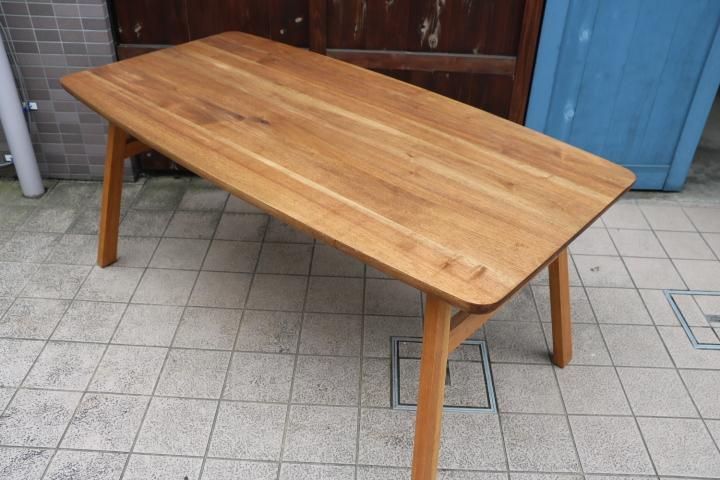 DOUBLEDAY(ダブルデイ)の国内産のくるみ材を使用した、日本製家具