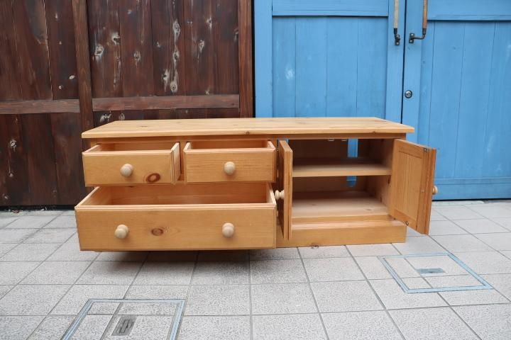 THE PENNY WISE(ペニーワイズ)のローチェストです!パイン材の THE PENNY WISE(ペニーワイズ)のローチェストです!パイン材の