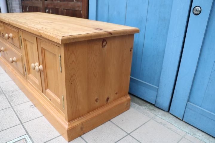 THE PENNY WISE(ペニーワイズ)のローチェストです!パイン材の THE PENNY WISE(ペニーワイズ)のローチェストです!パイン材の