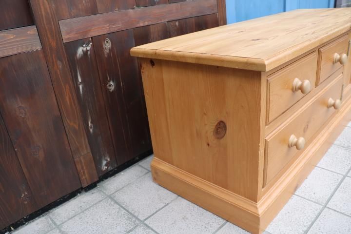 THE PENNY WISE(ペニーワイズ)のローチェストです!パイン材の THE PENNY WISE(ペニーワイズ)のローチェストです!パイン材の