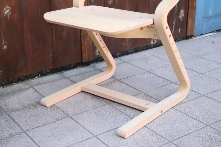 フォルミオ　デスクチェアー 日本生まれ、デンマーク育ちのシリーズFormio(フォルミオ)の成型