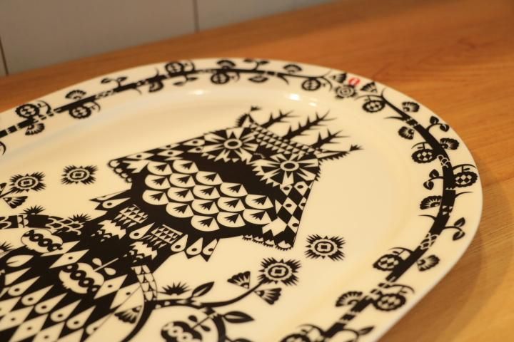 イッタラ タイカ ブラック サービングプレート 41cm フィンランドのiittala(イッタラ)のTaika(タイカ)シリーズ
