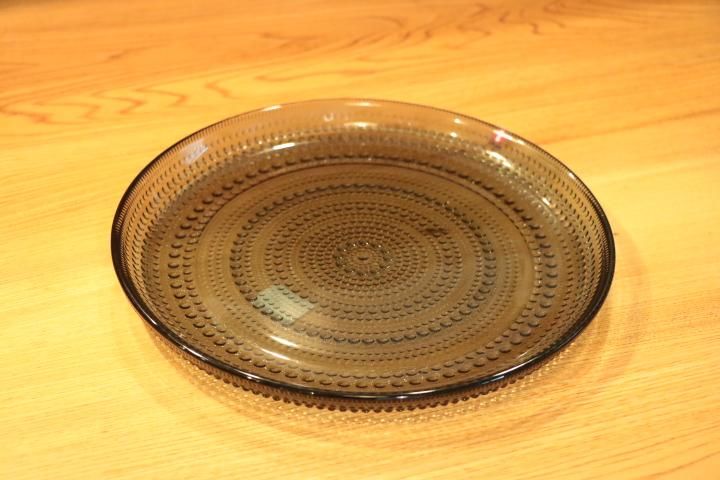 北欧フィンランドのメーカーiittala イッタラ のkastehelmi カステヘルミ シリーズ ディナープレート 24 8cm グレーです メインディッシュやパスタなどにおススメの大皿です Kokoelma ココエルマ 雑貨 中古家具 北欧家具 アンティーク家具の通販 インテリア 北欧フィンランドのメーカーiittala イッタラ のkastehelmi カステヘルミ シリーズ ディナープレート 24 8cm グレーです メインディッシュやパスタなどにおススメの大皿です Kokoelma ココエルマ 雑貨 中古家具 北欧家具 アンティーク家具の通販 インテリア
