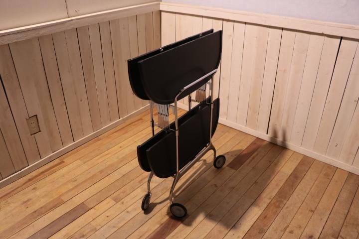 イタリアのメーカーKartell(カルテル)社のアントニオ イタリアのメーカーKartell(カルテル)社のアントニオ