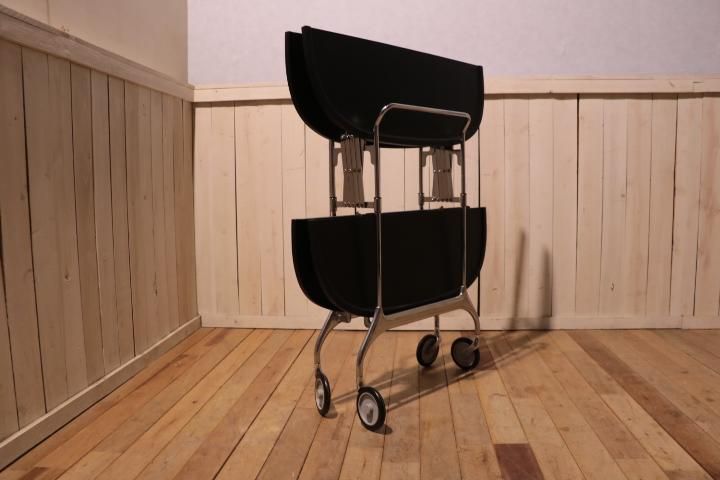 イタリアのメーカーKartell(カルテル)社のアントニオ イタリアのメーカーKartell(カルテル)社のアントニオ
