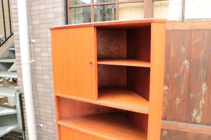 値下げ/デンマーク製のチーク材を使用したコーナーキャビネット 値下げ/デンマーク製のチーク材を使用したコーナーキャビネット