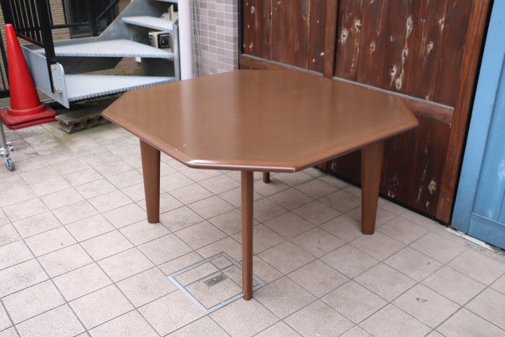 FUJI FURNITURE(冨士ファニチア)のダイニングテーブルです。低めのサイズの食卓はLDテーブルとしても活躍する和モダンデザイン。広々とした八角形型は多人数にもおススメです♪  - kokoelma -ココエルマ- 雑貨・中古家具・北欧家具・アンティーク家具の通販 インテリア ...