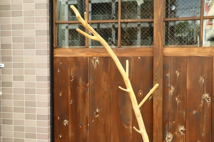 IDEE(イデー)のWooden Coat Tree(ウッドコートツリー)です。貴重 IDEE(イデー)のWooden Coat Tree(ウッドコートツリー)です。貴重