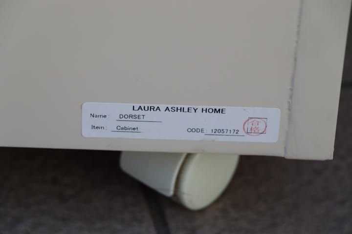 稀少なLAURA ASHLEY(ローラアシュレイ)のDORSET(ドーセット 稀少なLAURA ASHLEY(ローラアシュレイ)のDORSET(ドーセット